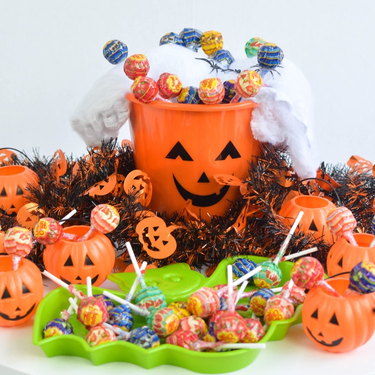 Chupa Chups promoted Halloween treats engaging 20k likes from 30 posts